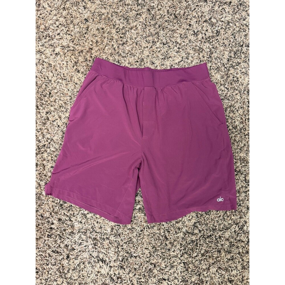 Alo Yoga Men's Athletic Shorts Size L Red Elastic Waist Side Pockets